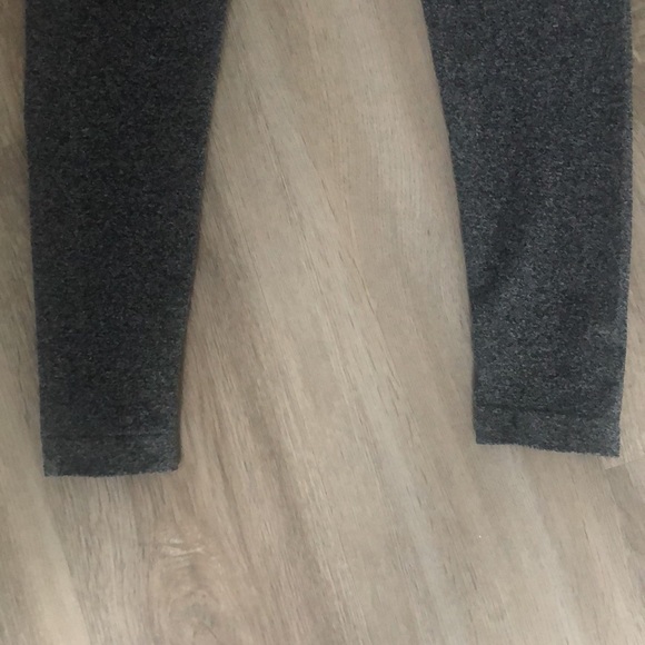 Sz S Butt lifting control leggings - Picture 3 of 4